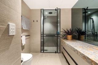The Langham - World-Class Pools Spa & Gym - Beach - 4