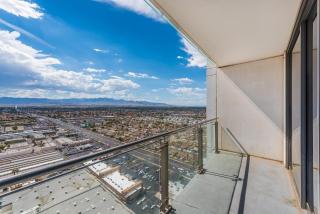Amazing High Rise No resort fees w balcony - 5
