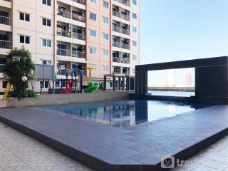 Homey and Comfy Studio at Puncak Bukit Golf Surabaya Apartment By Travelio - 2