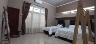 Griya Al Mukmin Guesthouse Syariah - 2