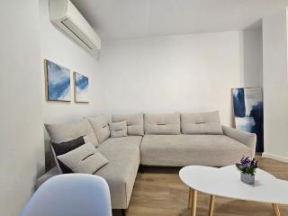 Triangle Apartment - 4