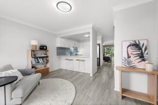 Stylish Townhouse in Ascot with Modern Interiors - 6