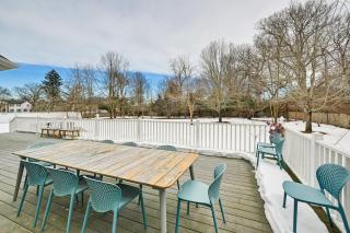 Game Room, Hot Tub! Family Getaway in Bayshore - 9