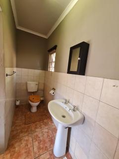 N4 Guest Lodge - 3
