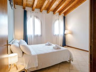 Nature Retreat 2-Bedroom Apartment with Pool, Garden & Lake Garda View near Salò - 4