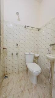 Hotel Labbaik Three College Gate - 5