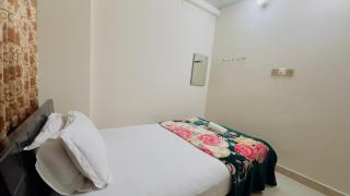 Hotel Labbaik Three College Gate - 6