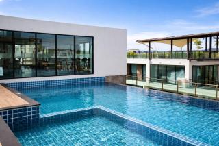 Kata Beach Pool View Condo - 400m from the Beach - 2