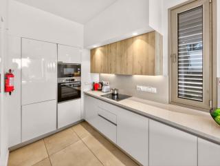 Azure Jade Villa - 6