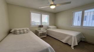 Absolute Waterfront With Rooftop! - 1