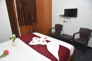 RD Hotel-Near Anna Statue - 6