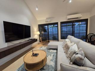 DRIZZLE pool and pillows - 6