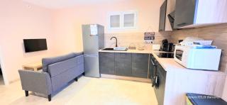 LE BARCARES - logement "Embrun" climatisé 2 chambres avec terrasse - plage, village de Noëlet commerces à pied - parking - 4 personnes - chien accepté - 4