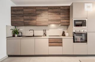Marsaskala Beachfront 2-Bedroom Apartment with Terrace & Fast WiFi - 8