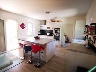 Villa - Swimming pool, beach 20 minutes away - 2
