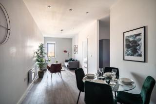 Modern & Spacious 2 Bed Apartment in Waterloo Liverpool - 7