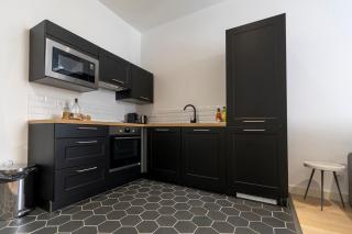 Appartements T1 ou T2, rue zevaco maire, Citadelle, plage St François - 2