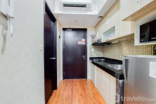 Comfortable and Simply Studio Room Casa de Parco Apartment By Travelio - 8