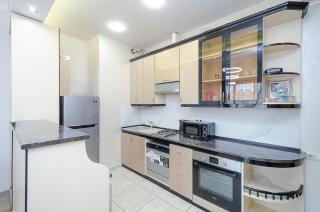 33 23 New building in the center of the capital - 1