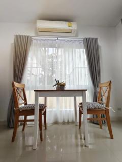 Private Corner House Near Central Westgate - 1
