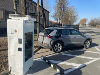 Birch Alley Self Check-In, EV station - 9