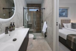 10B Level 1 - Spectacular Views Spa & Deck - 2