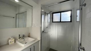 Moreton Sands Unit 1 - 4