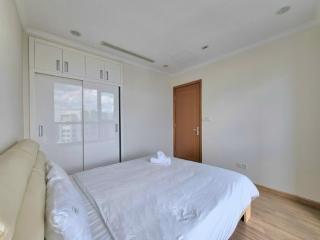 Vinhomes Royal Apartment - 7