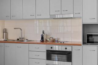 Modern 1-Bed Apartment in Spring Hill - 4