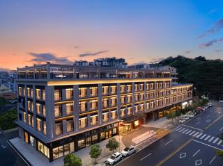 Phoenix Sky Pool Hotel-Newly Opened 2026 Free Pick-up Service Rooftop Infinity Pool Kids Playground On-site Café Near Fenghuang Scenic Area - 7