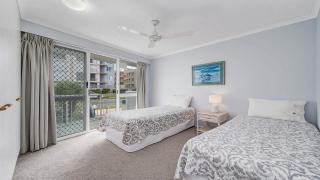 Pumicestone Apartments Unit 4 - 1