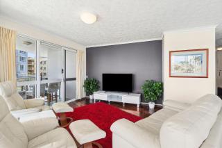 Pumicestone Apartments Unit 6 - 8