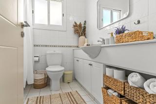 Paradise Gardens Rooftop Apartment | Private Terrace & Pool BY VICHY Holidays - 3