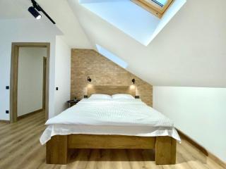 ApartPoltava НОВА ексклюзивна мансарда з виходом на дах в ЦЕНТРІ міста - 9