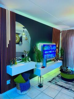COZY HOME in Greenpark Boksbug by OR Tambo Airport - 9