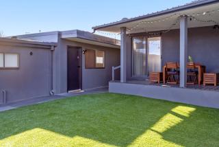 Cozy 1-Bed Studio Near Cafes and Shops - 9
