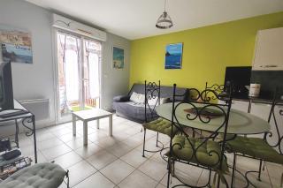 Apartment 10 minutes from the beach - balcony - 5