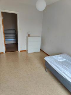 Big 4 bedroom apartment with 4 beds - 3