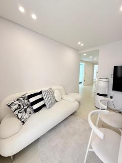Hongdae Entrance Station 1 Min Airport Railroad Direct Spacious 3BR 2BA Entire Apartment - 6