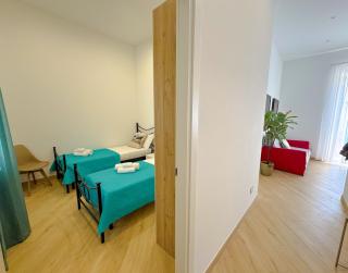 ARTEMISIA APARTMENT - Elegant spacious flat in NETTUNO City Center, just steps from the Sea, Beaches, Marina, Train&Bus Station - 2