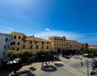 ARTEMISIA APARTMENT - Elegant spacious flat in NETTUNO City Center, just steps from the Sea, Beaches, Marina, Train&Bus Station - 4