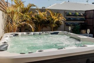 Hunter Valley 5 Bedroom Luxury Hot tub Escape - 0