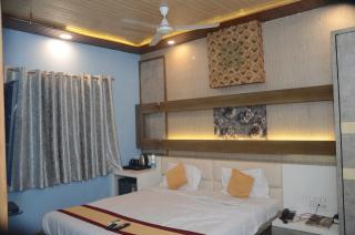 Hotel Raj Palace - 4