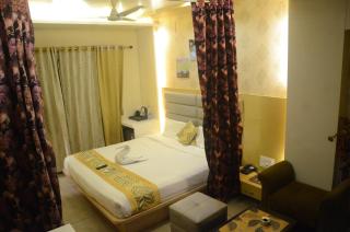 Hotel Raj Palace - 1