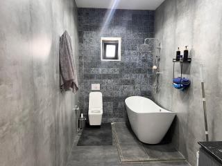 This big and comfortable two storey home - 5