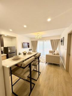 Modern 1 BR Apartment Overlooking National Park - 1