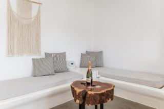 Ow Andros Suite 3,Private Whirlpool - 1