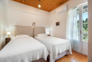 Katouna 4-bdrms bright home - 6