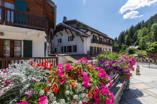Le Cristal GM7 Mountain View, Pool, Private Sauna & Parking - Happy Rentals - 3