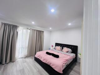 Beautiful Room 1 Available - 0